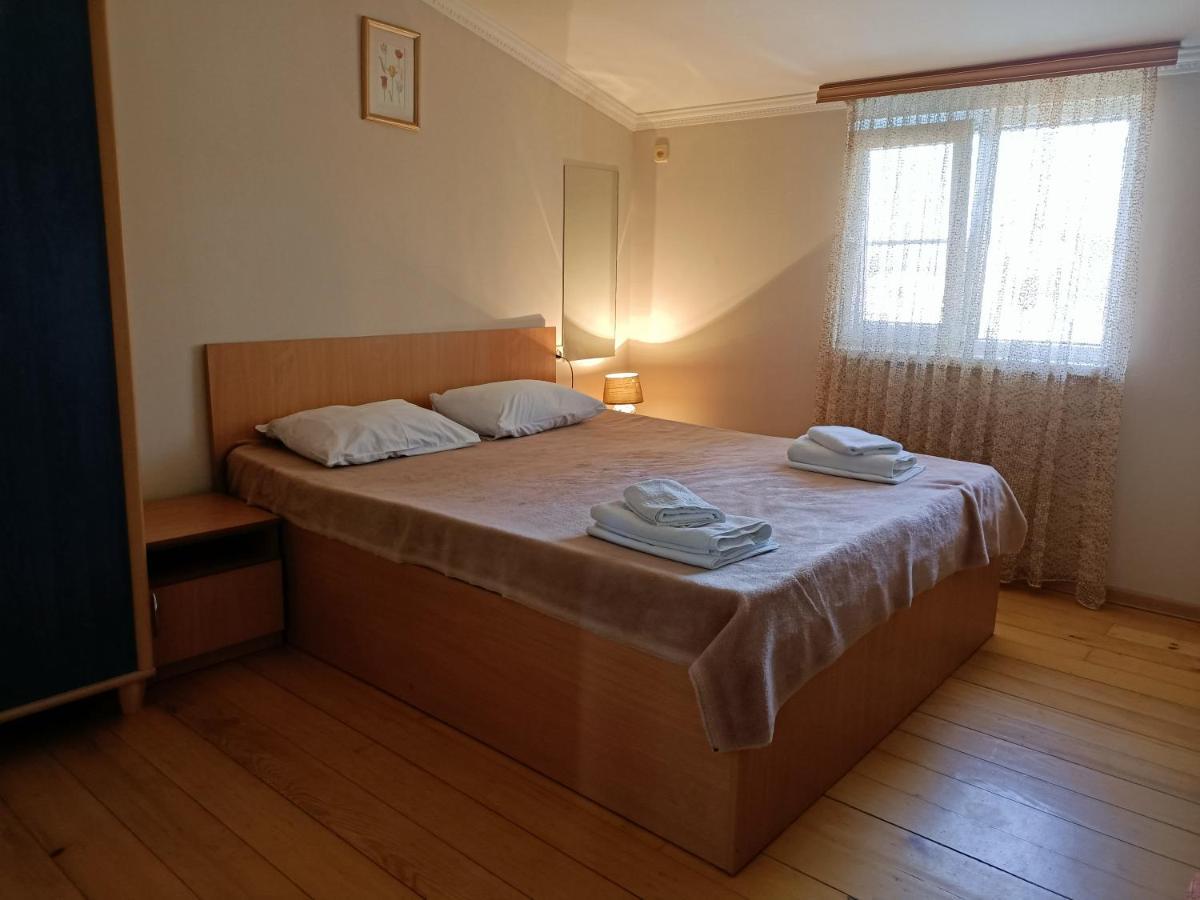 Мини-Отель В Центре Сухума - Аиааира Soukhoumi Extérieur photo